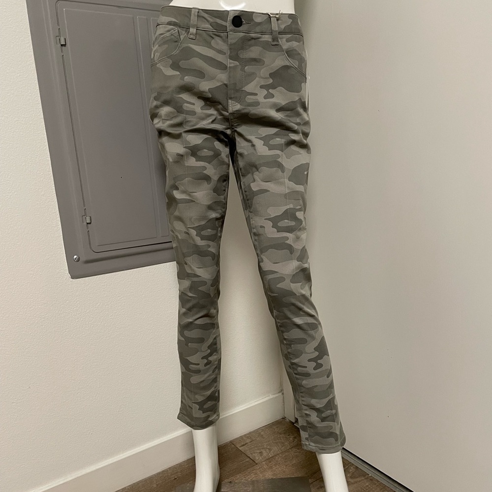BRAND NEW High quality Grey-Khaki Camo Pants
